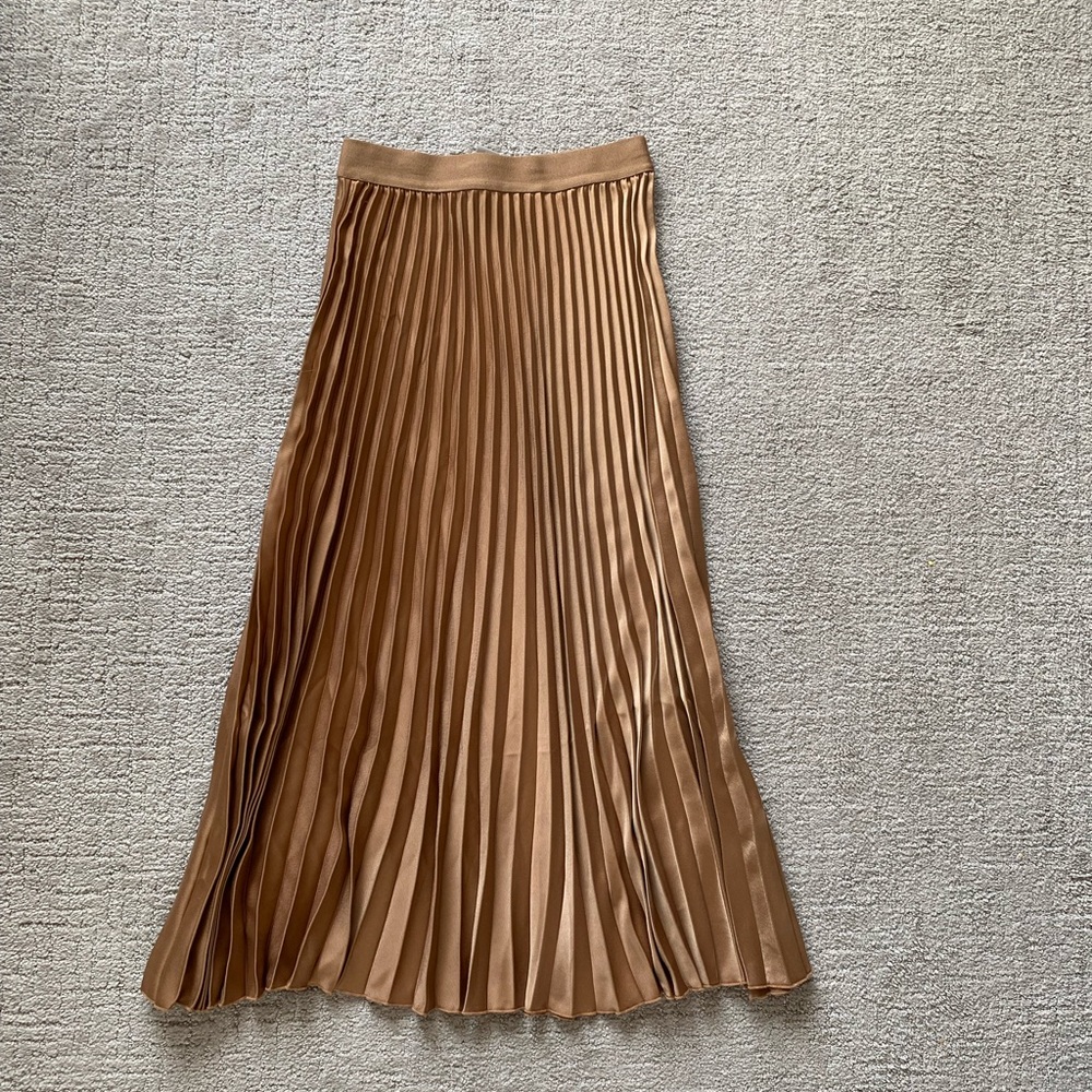 H&M Metallic Rose Gold Midi Skirt. Size XS